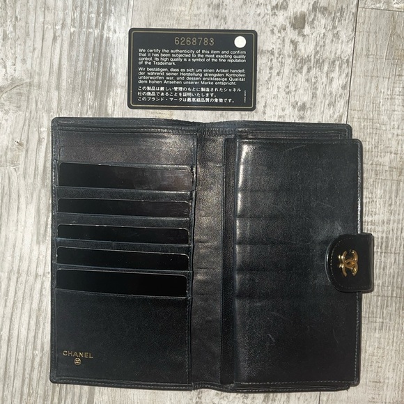 CHANEL interlocking kiss lock CC logo leather quilted wallet - Picture 13 of 17